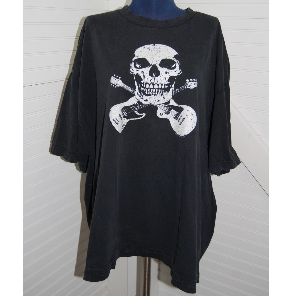 Vintage Grunge t-shirt Men's 2XL Skull guitars Rock and Roll Unisex Y2K‎ black
